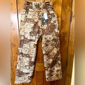 Billabong Youth Ski Pants. Size Medium. NWT.
